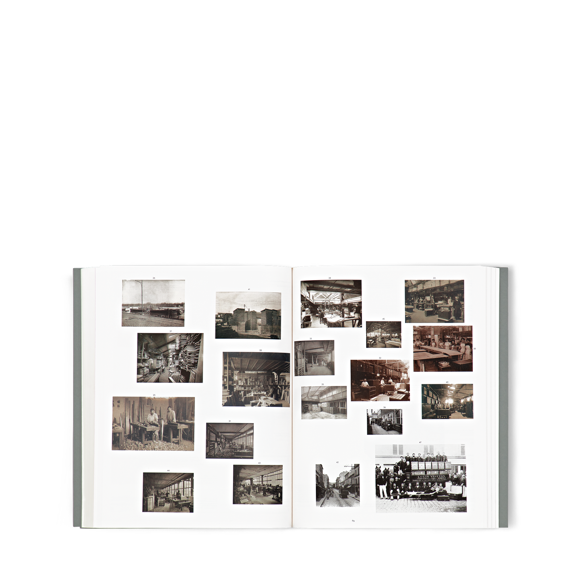 Volez, Voguez,Voyagez - Louis Vuitton Catalogue - Library and